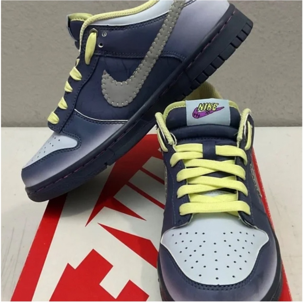 Nike Air Dunks - image 4